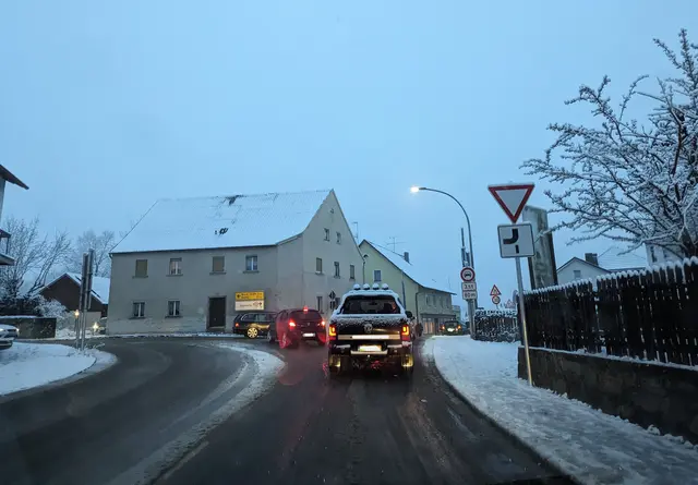 Änderung der Vorfahrtsregelung bei der Großen Regenbrücke