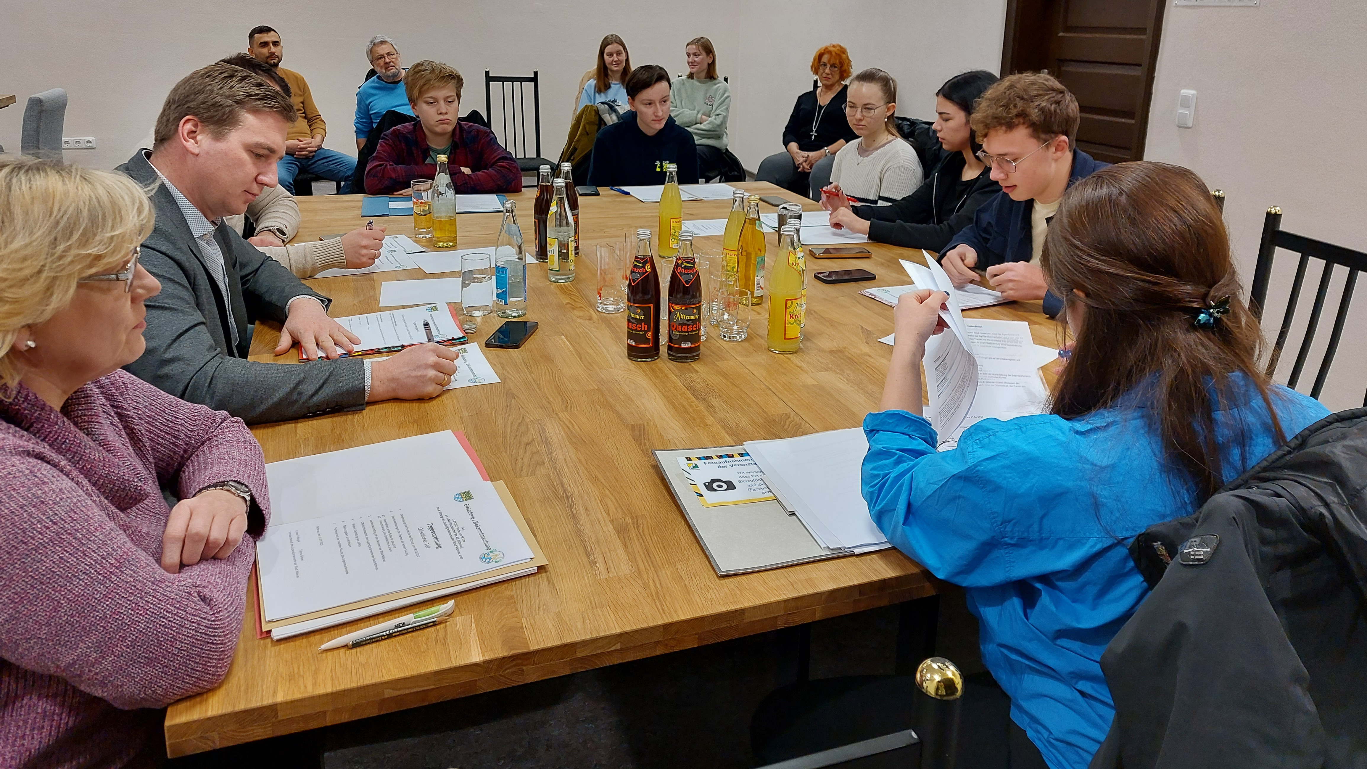 Sitzung des Jugendparlaments im JuNit