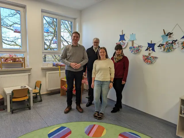 Bürgermeister Benjamin Boml, Kreisgeschäftsführer BRK Otto Josef Langenhan, Jessica Forner und Carmen Heller