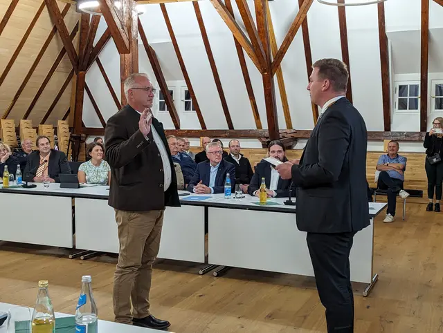 Gunther Stangl und Benjamin Boml bei der Vereidigung.