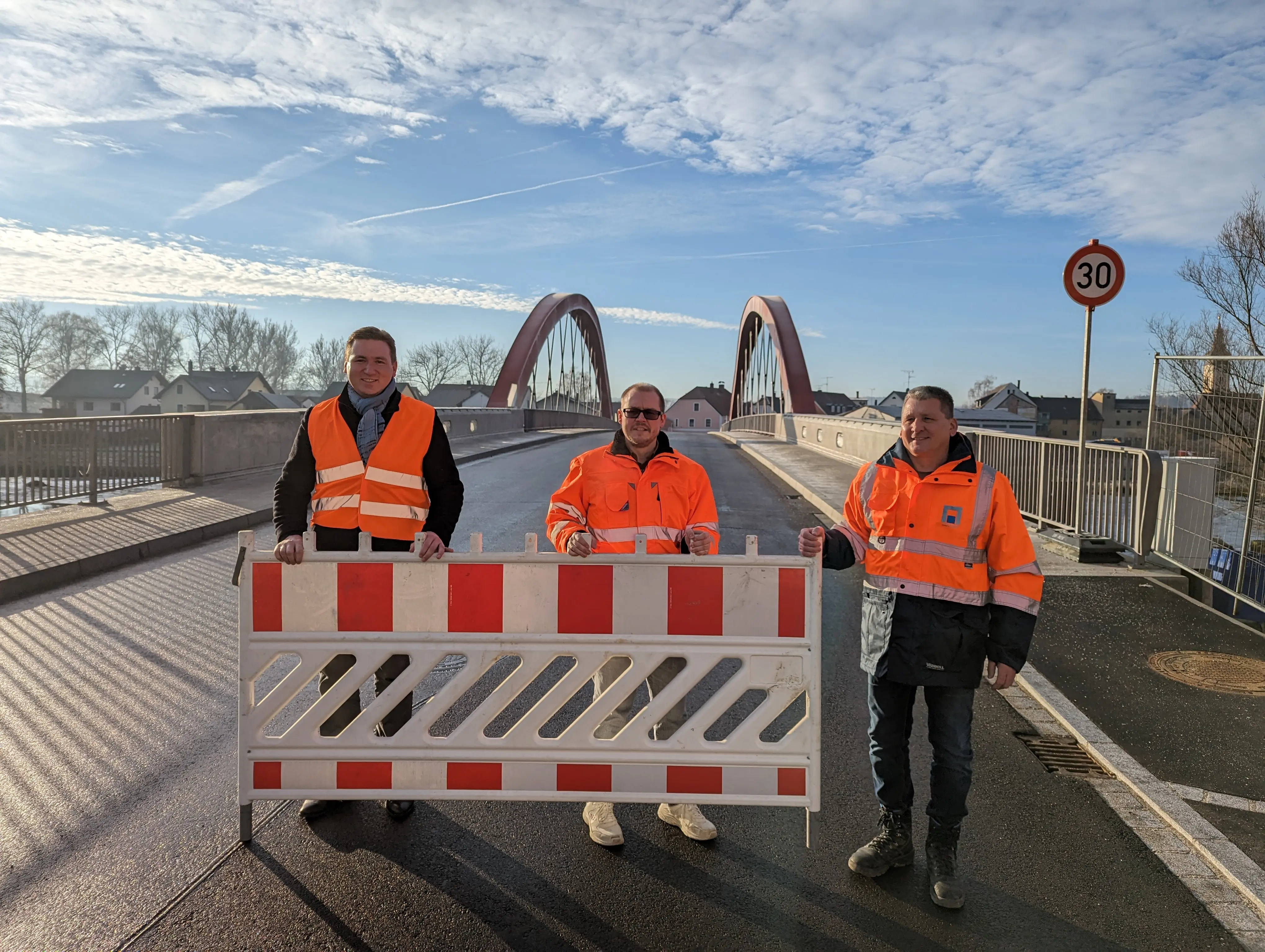 Restarbeiten an der Großen Regenbrücke